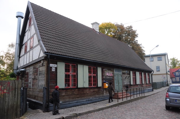 Pastnieku māja 